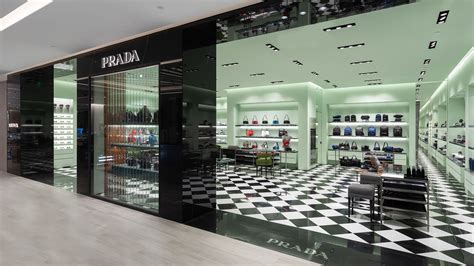 foto primo negozio prada|The New Prada Galleria.